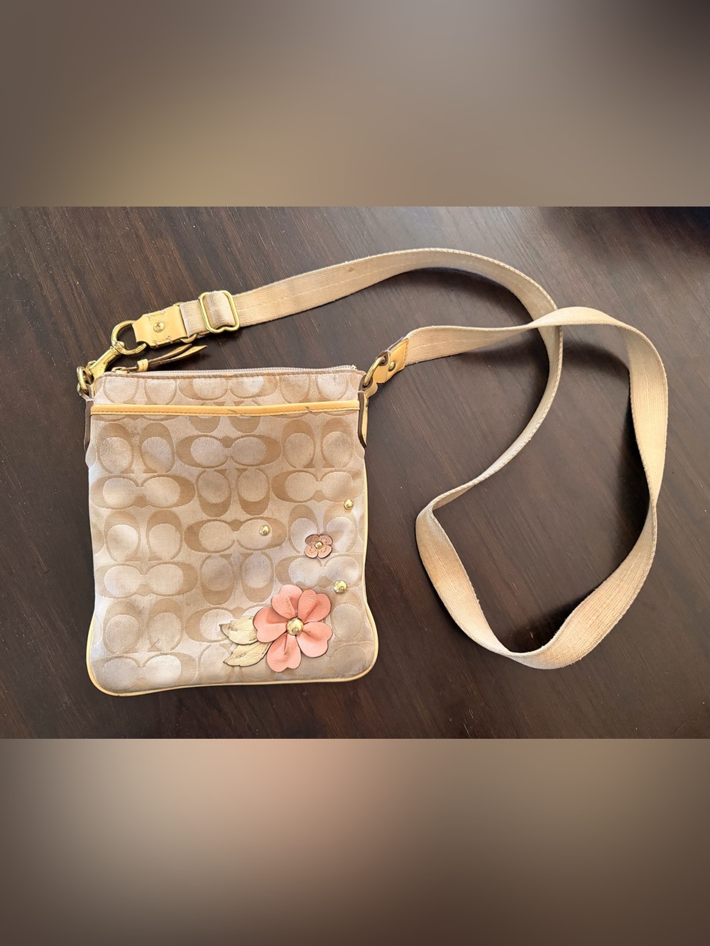 Coach Signature Floral Applique Swingpack Crossbody Bag vintage 2006-2008
